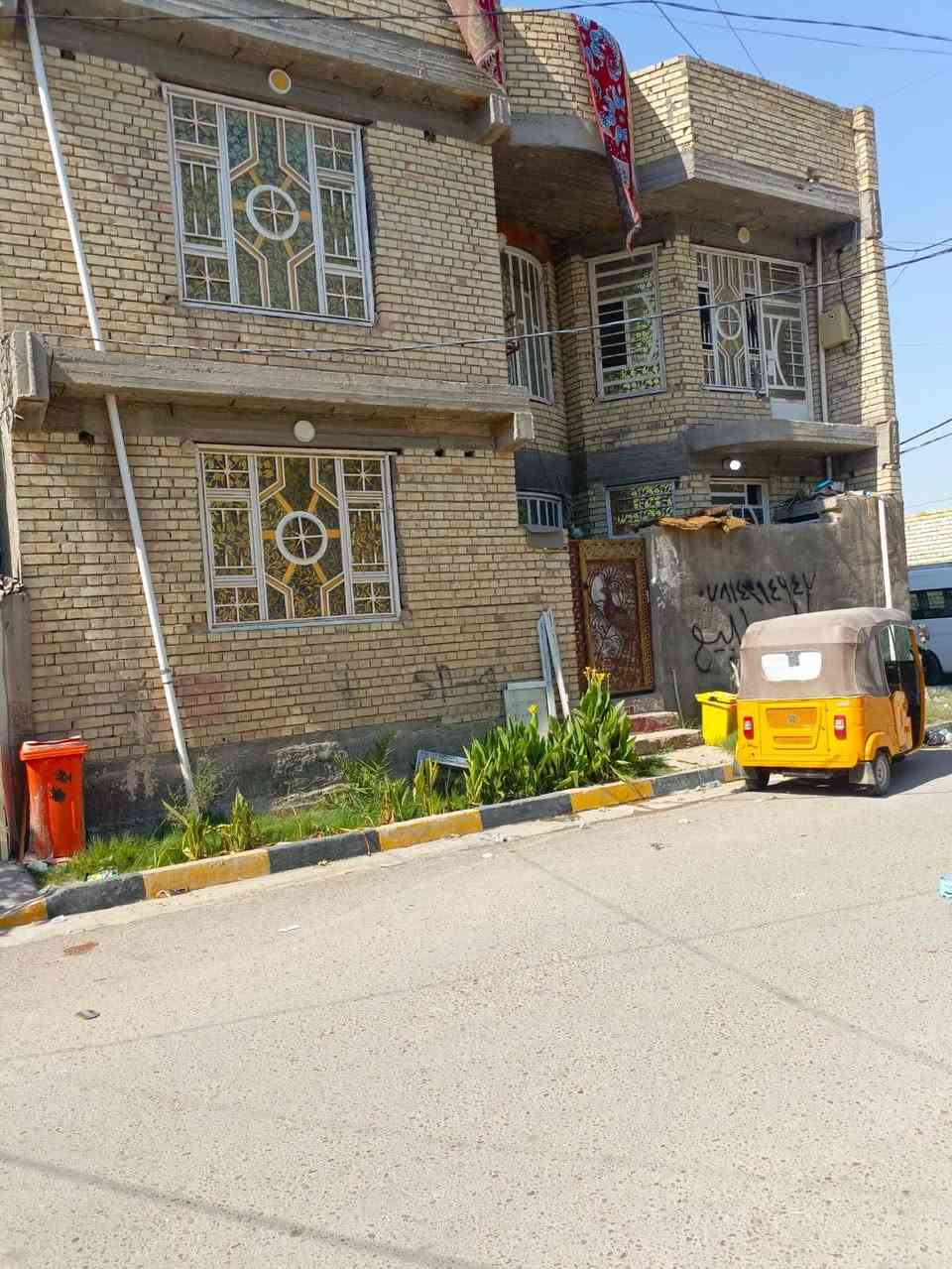 سلام عليكم دار لبيع مساحه 100يحتوي الدار عل طابقين الطابق الاول يحتوي عل استقبال غرف نوم و صالة ومطبخ و صحيات
الطابق الثاني يحتوي عل غرف نوم 3وصاله البيت كامل من كلشي سيراميك من غزف كله كالمه عنوان دار المحموديه كاع جواهر خلف الفرقه مجاور ماركت فراس الاستفسار الاتصالات ***********
