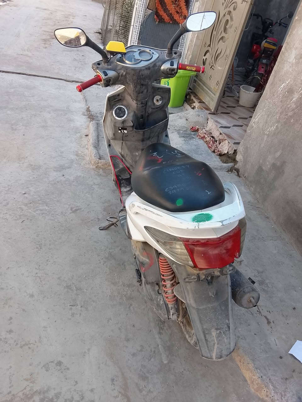 السلام عليكم 🍃❤️
السلام عليكم ❤️🍃
سلام عليكم سكنس فحل مال رمبه لون ابيض دراجه ختم واحد
صوت مابيها عبالك تسوق شحن صرفها كلش زين دراجه خير من الله دراجه نقصها فقط تريشه جهه السيره موضحه بالفيديو والكفرات نضافه 70% مكاني ديالى بعقوبة الوثبة رقمي *********** مراوس بكير أو ديوان نفخ مع تحياتي لكم جميعا❤️ فقط مراوس
