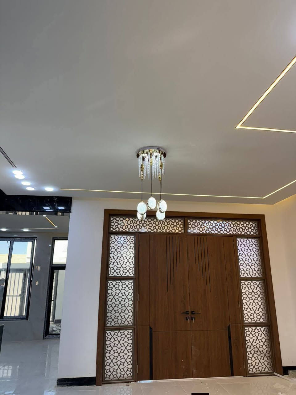 150 متر البيع طابقين فول فول
... *********** أو تساب
بيت على شارع المطار مقابيل قريه الغدير مباشر عمود 260
بيت كلش مرتب وجهاز السكن سند 25 قرار محكمه
مستعدون البناء البيوت الكبيره ولا الصغيره بنسب بيتك ويريد سعر اكتب تم بتعليق يجك سعر
