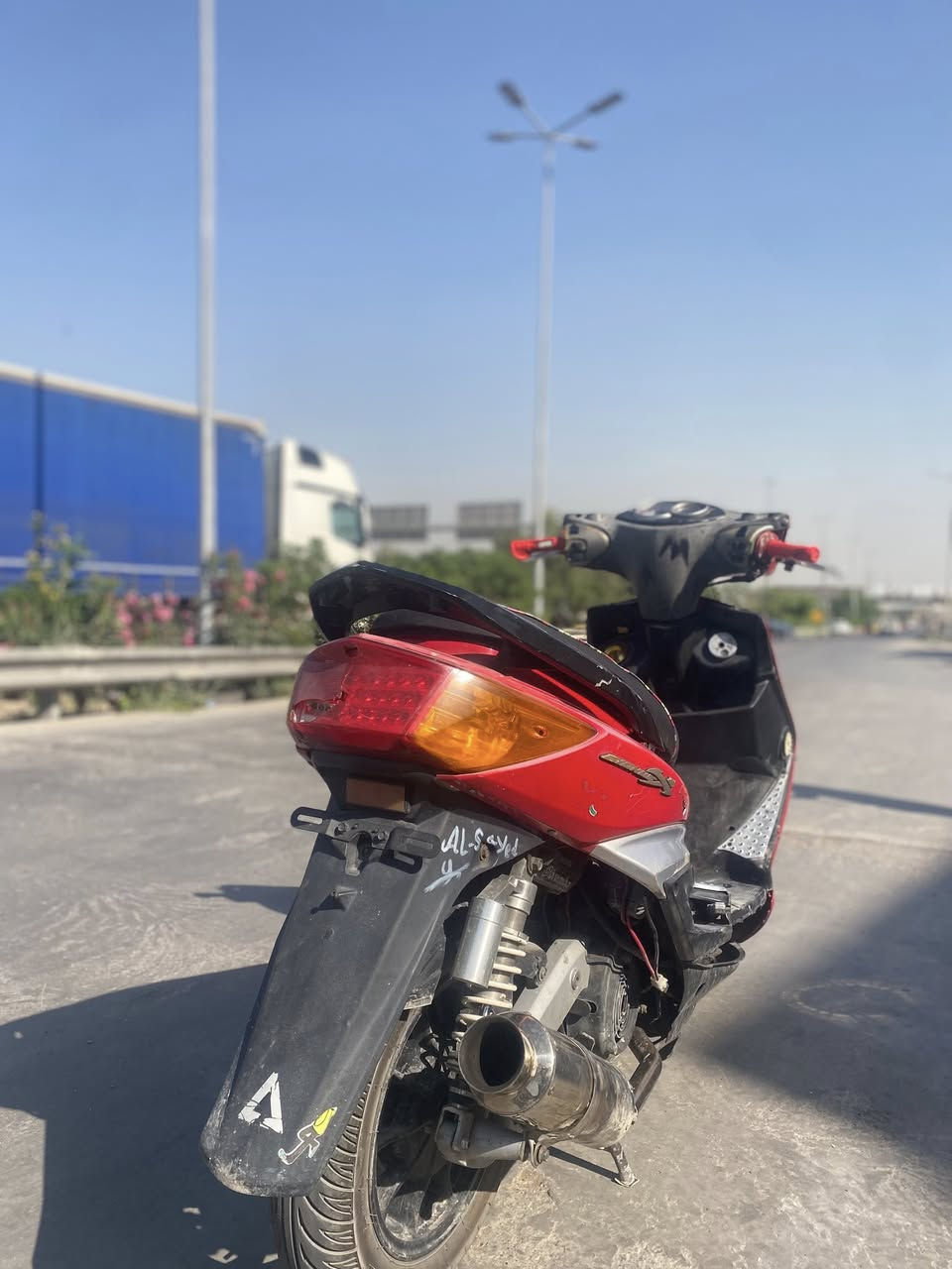 السلام عليكم
سكنس فحل نوزل ، خطين مكينة خير من الله💜
يحتاجلها ترتيبات بسيطة للكهربائيات
الدراجة بيها عقل Rc
وبيها دبل خلفي ابو البطل اصلي
الويل مو وياها ✨.
فلنجة رياضي
كلجاتها رياضي تجاريات
دبلا امامي خلفي بل جيس طسه ناعمة ونكرة الدراجة بكل وقت
صالنصة رياضي صوتها حلو
بيها نقوصات بسيطه ستاند صفح وكلوب امامي كلوب اشارة
شتريد بعد تفاصيل خادم تفضل خاص
***********
السعر 650
