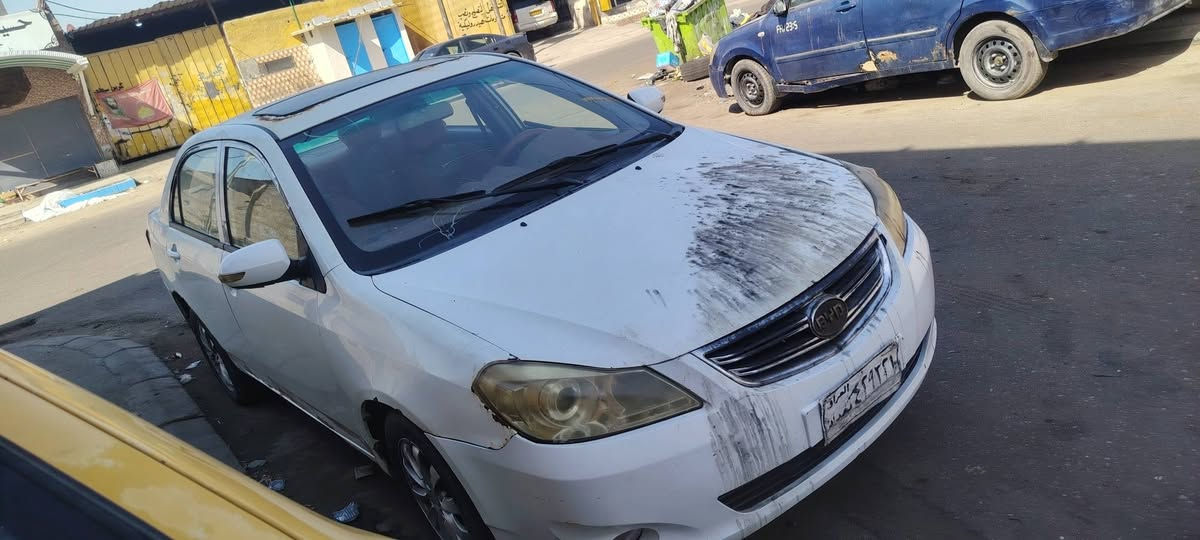 بيوايدي 2013 كير محرك كورلا تبريد سياره محجوزه اقصاد وراعيهة ماموجود ابيع بدون راعي هيج السعر مليونين 

***********
