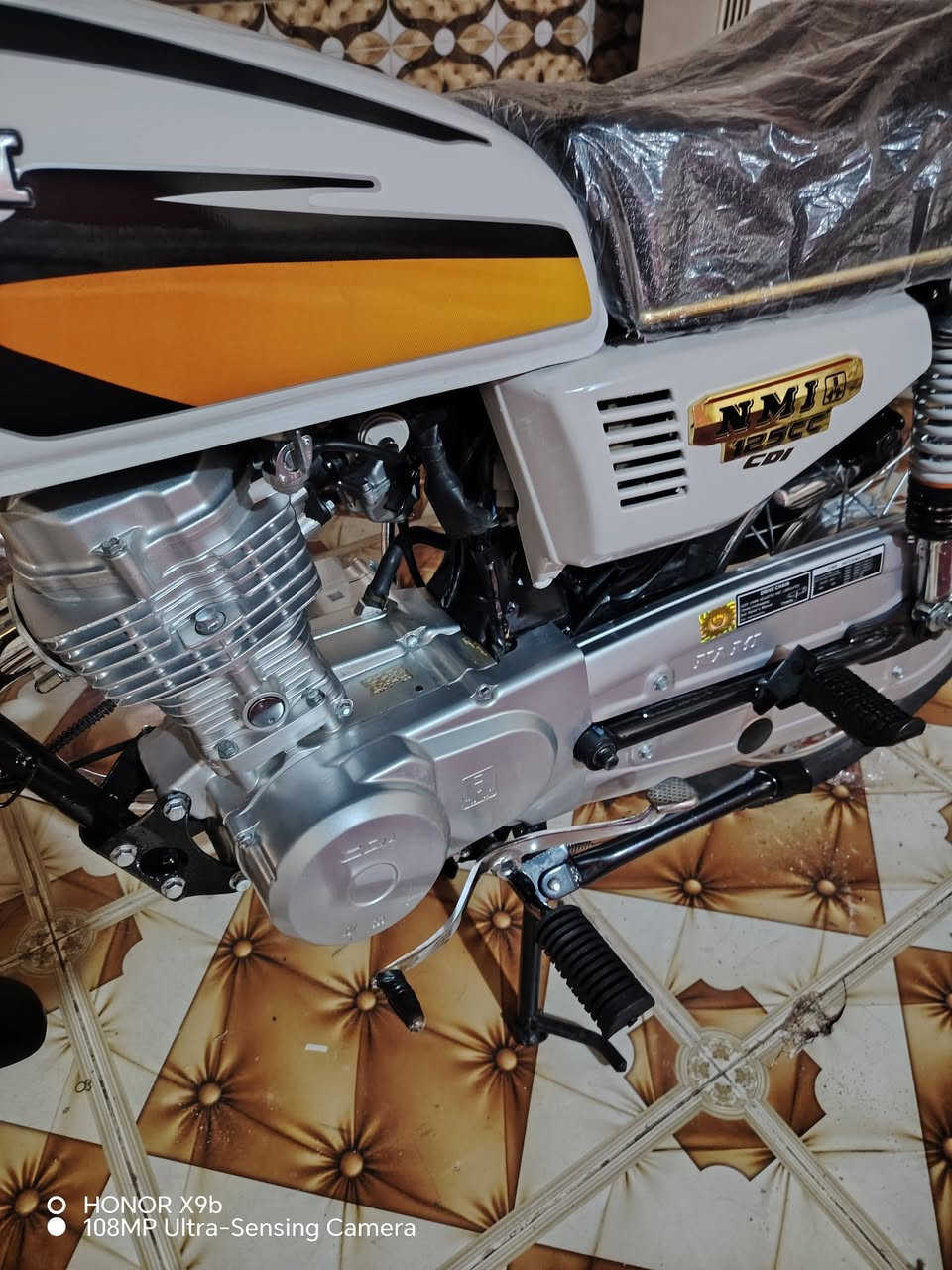 السلام عليكم دراجه نامه شلامجه اصلي دراجه فول مواصفات كل نقص ما بيهه دراجه برقي ما مفتوح كفاله عامه المديل 2023 السعر مليونين و100 المكان البصرة الزبير رقم الهاتف ***********0
