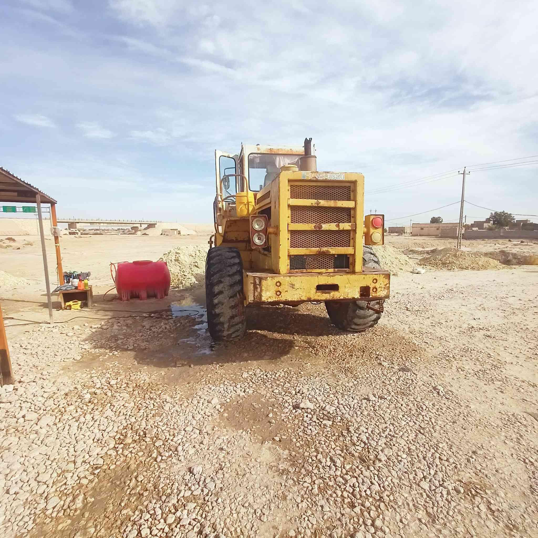 السلام عليكم حجم ٨٥ موديل ٨٨  جاهزة للعمل سنوية جديدة بسمي مكانهة لسماوة ***********
