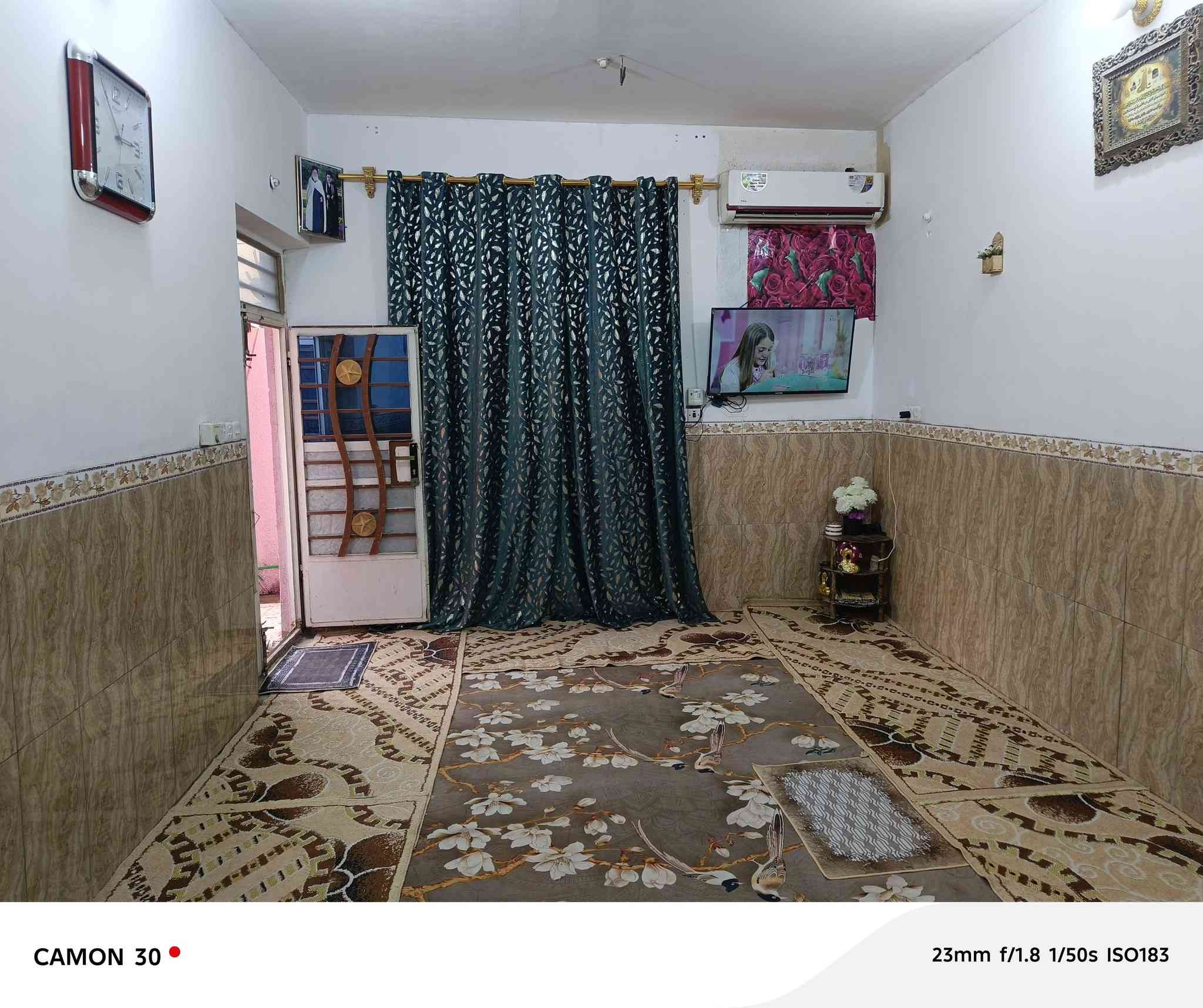 سلام عليكم بيت البيع ركن عله شارعين المساحة 120متر يتكون وصاله ومطبخ وستقبال  وعرفه وصحيات داخليه وخرجيه العنوان الحر الرشدية قرب متجع الشكرجي السعر 60وبي مجال لاستفسار ***********
