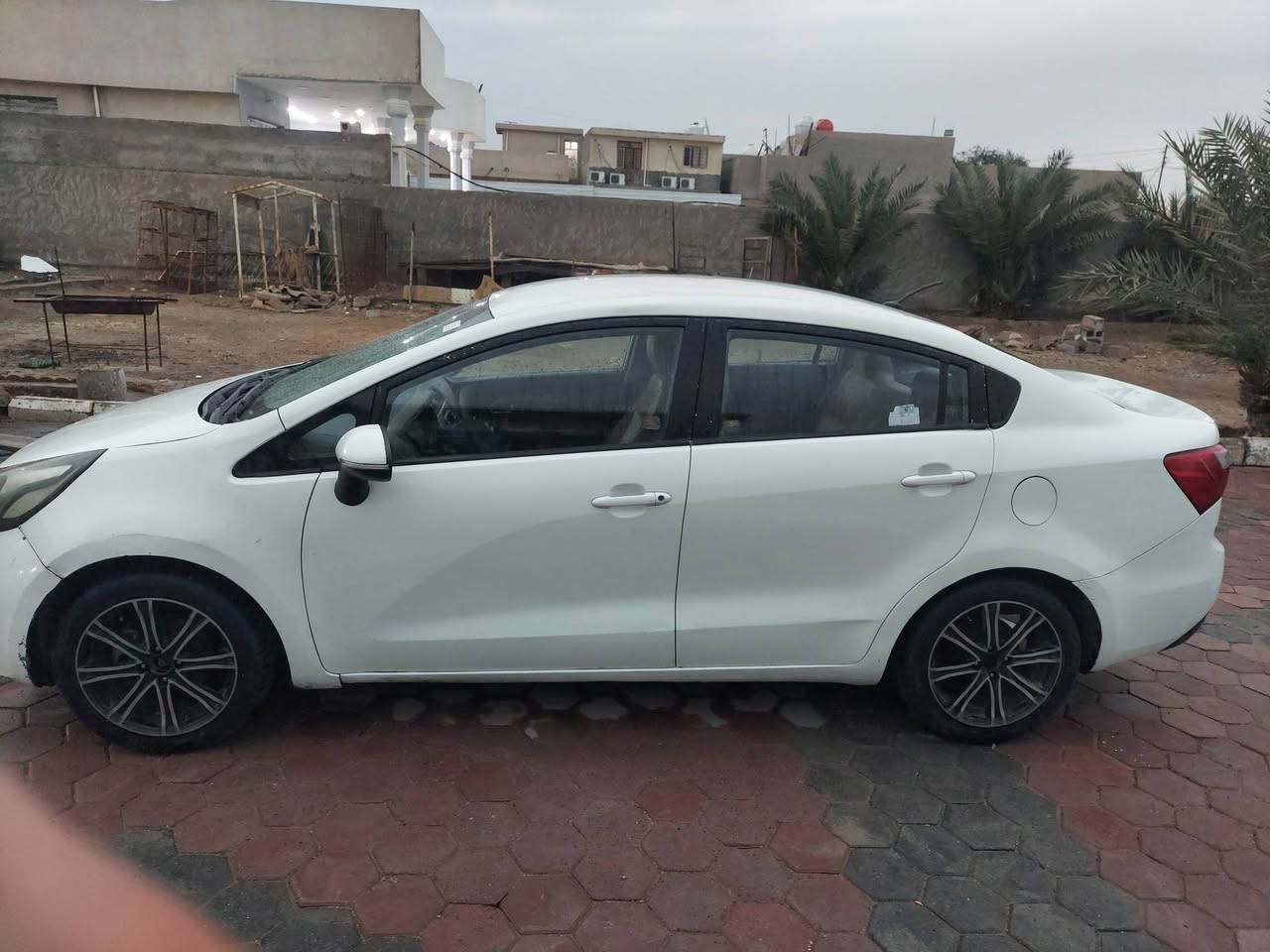 السلام عليكم كيا ريو مديل 14 سياره بيها صبغ حزام و ضعف بل كير سياره بسمي سعر 68 ورقه مكاني بغداد رقم ***********
