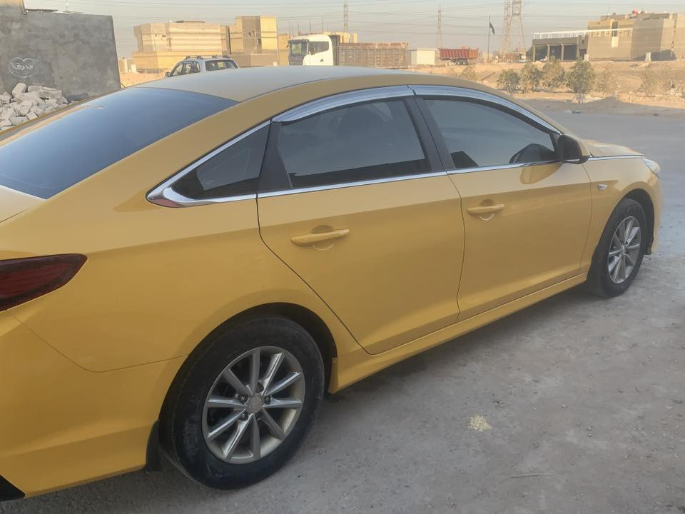 سوناتا 2023 اصل غاز  بدون رقم.
تترقم جميع المحافظات منفيس اجره صبغ جديد 
وارد كوري بيها بنيد مبدل اصلي 
محرك 2000 غاز 
ماشية 13 الف 
كشن كهرباء
كشنات جلد 
حساسات خلفية 
مرايات كهربائية 
السعر 170 بدون وقم 
وي الرقم بصره  190
الاتصال  ***********
البصره حي بغداد
