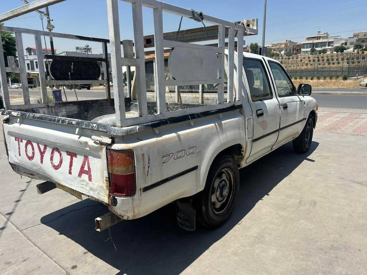 تۆیتا فاوو
دەبل ٤درگا
مۆدیل 2000
ئارمی بلاستیکی سلیمانی
بی مەسرەف
گیرو مەکینەو ئەکسل بەشەرت
20گەلا
شوین سلیمانی
***********
