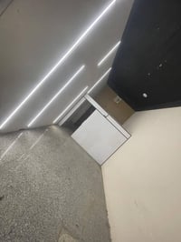 محل للايجار حي الصحه على الكورنيش نزال ٧ ونص عرض ٣  كامل مكمل مع صحيات...