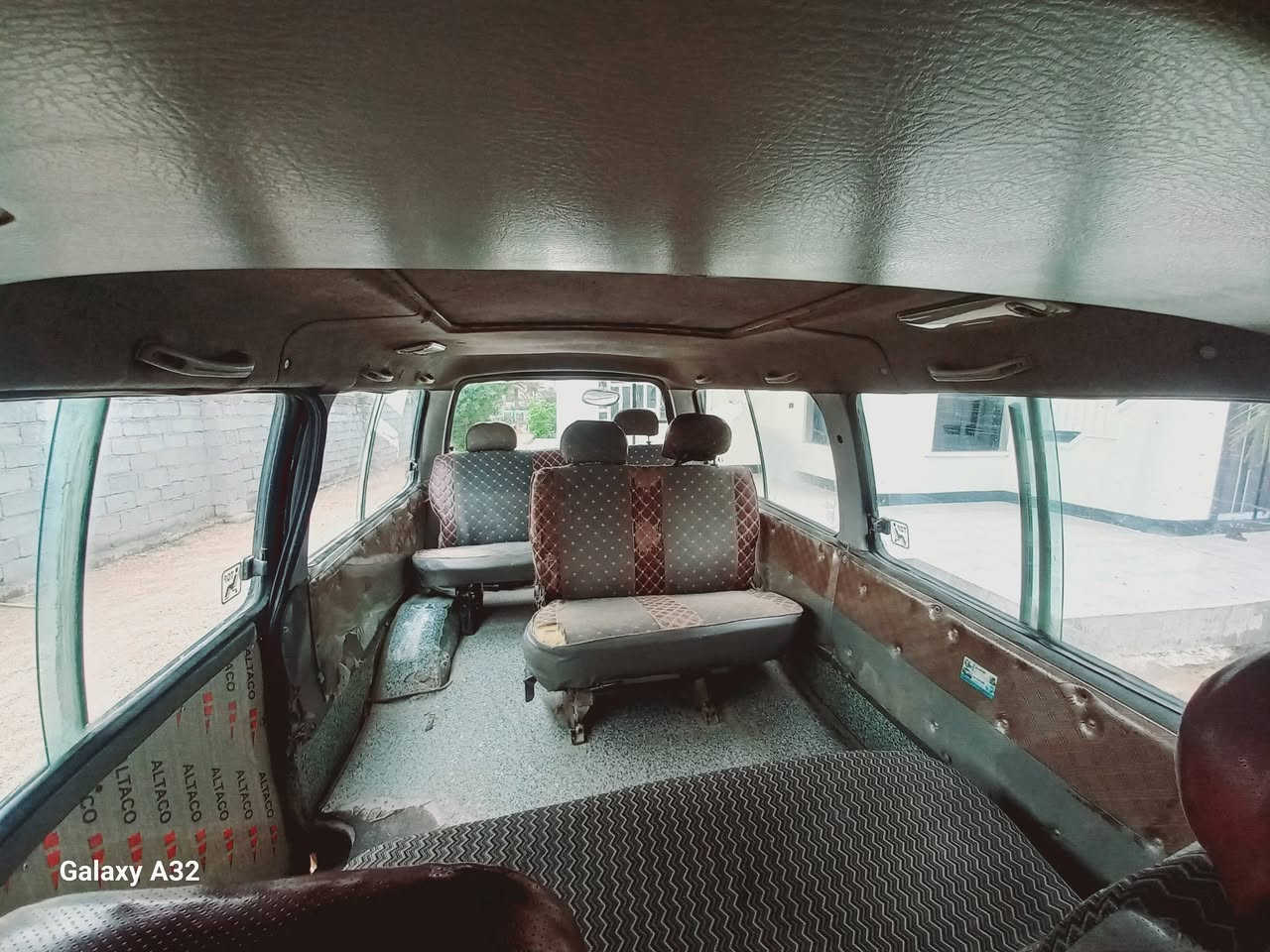 📢 للبيع باص سياحي
🚐 للبيع باص نوع Kia Pregio موديل 1997
✔️ مناسب للعمل والنقل أو الاستخدام العائلي
🔹 المواصفات:
الموديل: 1997
السنوية: لحد شهر 8 / 2026
الرقم: ألماني وباسمي
المحرك: تم تجفيته قبل أقل من سنة
الكير + الكسن: مكفولات
الصدر: نص عمر
🔹 الحالة:
السيارة مصبوغة (حزام) أثر جراد
الداخل بحالة جيدة
شغالة وجاهزة للاستخدام
💰 السعر: 60 ورقة (قابل للتفاوض)
📍 الموقع: بغداد – أبي غريب
📞 للتواصل: ***********
