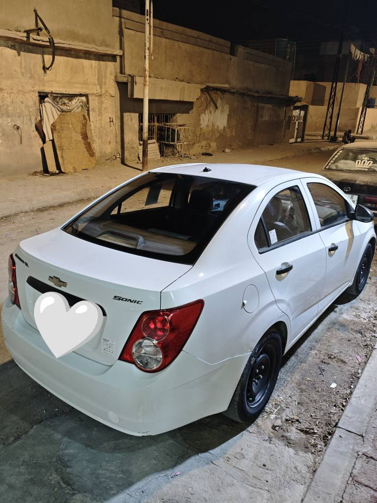 سلام عليكم سياره سونك مديل 12 سياره هزن ورقم جديد وبسمي سياره نضيفه كير ومحرك كورله 1600 مال بيكاتشو سياره حلوه ويرادله ترتيبات تبريد صيفيه كله  يشتغل وهسه وكف مادري ليش يرادله ترتيبات بصيطه تجي وشوف  لا تخابرني شنو بيه ومابيه تعال وشوف وفحص سعره مناسب وشوفو سوك  مكاني بصره رقمي *********** وانه خادم البصرة, العراق
