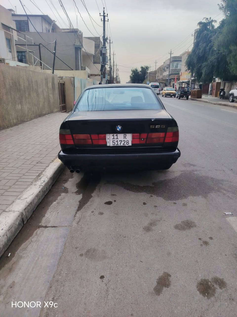 سلام عليكم بي ام دبليو للبيع حجم ٥٢٥موديل ٩١اصل وارد يابان بسمي سياره جاهزه تخم تاير  باتري كهربائي كله شغاله نقصه تبريد وسلايت فقط مكان سياره بغداد دوره ابودشير رقم هاتف ***********واتساب سعر ٥٢ بيه مجال
