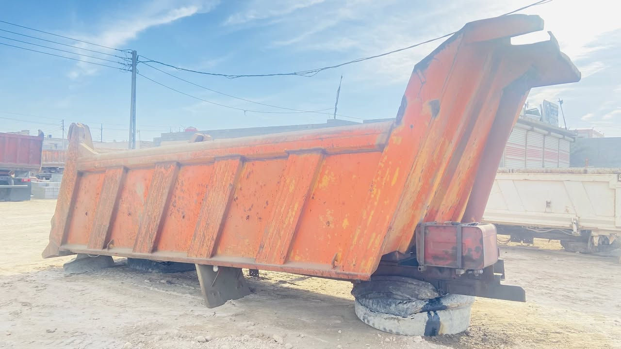 سلام عليكم بدي للبيع ستفسار 

‭0772 831 1489‬

‭0780 778 9218‬
