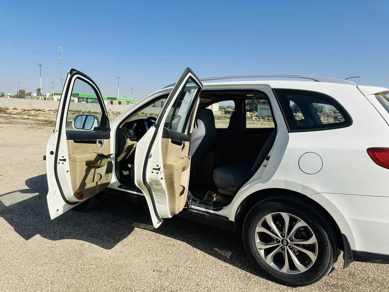 سنتافيا2011
محرك 6 سلندر رقم بغداد 6 راكب كفاله 
مواصفات فوول 
السعر 155 وبيهه مجال 
***********
