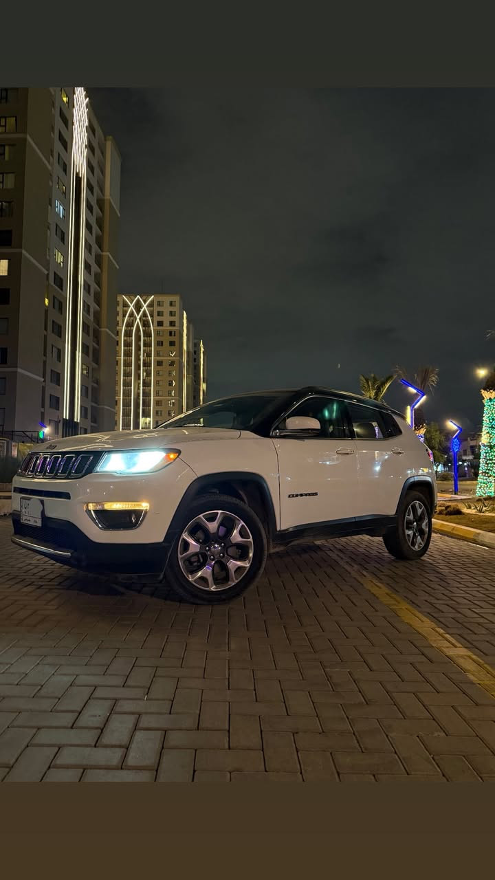 𝑱𝑬𝑬𝑷  𝑪𝑶𝑴𝑷𝑨𝑺𝑺  𝑳𝑨𝑻𝑰𝑻𝑼𝑫𝑬   𝑨𝑾𝑫‏
‏4x4
موديل2018
دبل اكسل

⭕️حادثها سخيف طخه بدعاميه الاماميه بامريكا مثل ماموضح بصور والجنطه بالعراق ممصلحه ⭕️

ماشيه٦٦ الف ميل

بصمة
تشغيل عن بعد 
رادار امامي و خلفي وجانبي
صندوق شفت 
تبريد قطعتين
كشن جلد
كشن تدفئة 
ستيرن تدفئة
كشن كهربائي 
شاشة كبيرة
نظام GPS
شحن موبايل وايرليس
تحكمات ستيرن
تحديد مسار
تثبيت سرعة

🪫
السعر :136 وبيها مجال
للاستفسار ***********
