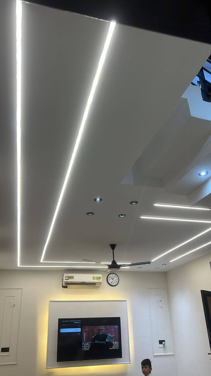 السلام عليكم 
كادر سوري لديكورات شغل درجه اولى
لتواصل 
***********
