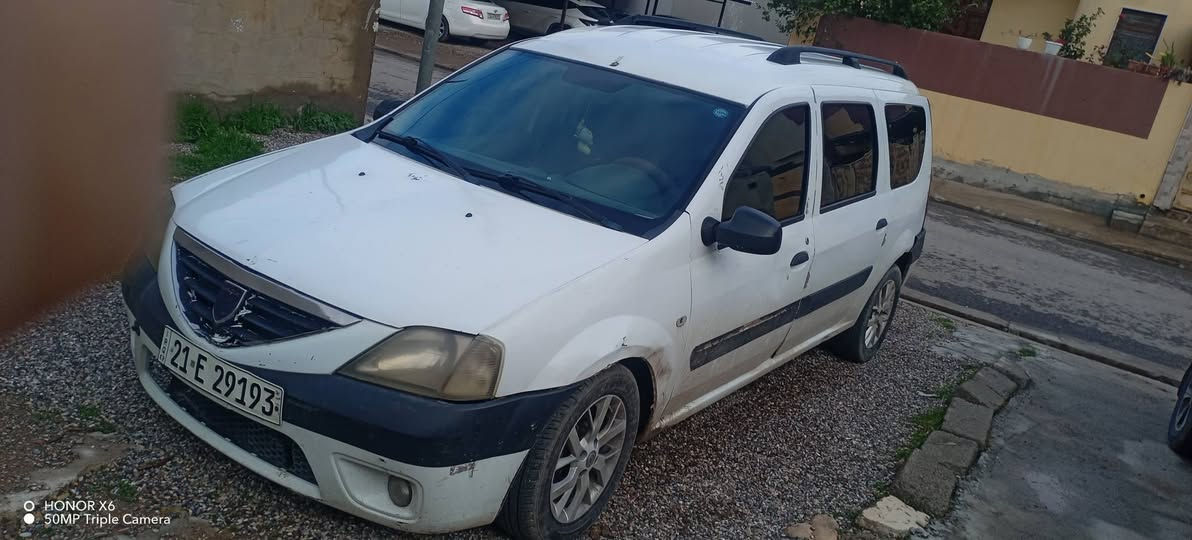 أريد بيع هاي سياره موديل2006 رقم جديد سنور اسمي گير و مكينه شه رن و تحويل شه رت  رقم موبايل ***********
