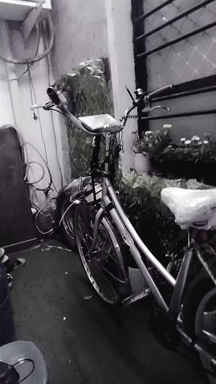 سلام عليكم بايسكل بناتي حجم 27 للبيع سعر 75وبي مجال للأتصال بي واتساب ***********
