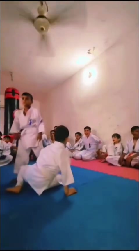 #بداية_تنبأ_عن_مستقبل_زاخر_بالانجازات🥇🥋
ضربة فنية رائعة من بطلنا الجديد (( تيم  )) 

#هل_ترغب_في_رؤية_طفلك_على_منصة_التتويج؟ 🏆[ #كواسر_ناحية_الرشيد] خيارك الافضل 
نحن لا نعلّم الفنون القتالية فحسب، بل نصنع الأبطال! الفوز ليس مجرد ميدالية ذهبية، بل هو لحظة يدرك فيها طفلك أن تعبه وإصراره أثمر نجاحاً.
نحن نعدّ أبطالنا فنياً ونفسياً ليواجهوا التحديات داخل الحلبة وبكل ثقة 
✨ انضم إلينا الآن.. وابدأ رحلة البطولة مع طفلك!
📍 [الموقع] ناحية الرشيد _ الحي الصناعي _ ملعب شباب الرشيد تارتان _مجاور معرض السيارات 
📞 [رقم التواصل]
📞 ***********0 /سينسي ايهم عباس
📞 ***********  / سينسي ايهم عباس 
                   اهلاً وسهلاً بالجميع
