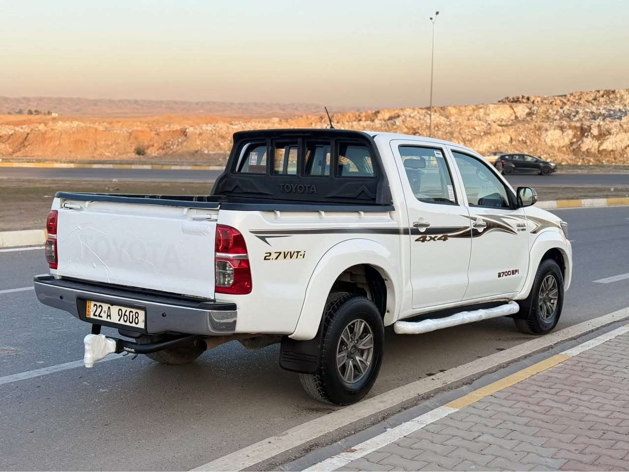 سلام علیکم 
تویوتا هیلوکس
مودیل 2014
ابيض ثلجي
فوول مواصفات 
كير اوتوماتيك 
دبل اكسل
حساس امامي خلفي
داخل صاج
كاميرا
تحكم ستيرن
مراية كهربائية 
ويل كروم
هوك
بلاجكتور
جام خلفي سكة
سيارة بدون صبغ 
بي مكان تعديل بارد
مكان كارت صغير
يعني بي مكانين فقط
سيارة بدون صبغ بدون حادث
سيارة حيل حلو علي وضع شريكة
رقم سنوية  كلة جديد لحد 2028
رقم رباعي 
كير محرك تبريد صدر اكسل كهربائيات تحويل غرامة وكالة كلة بشرط
سيارة ربع دينار مابي مصرف
محرك مامفتوح بشرط 
بدون صوت بخار
سعر 224
***********
***********
مكان كركوك كركوك, العراق
