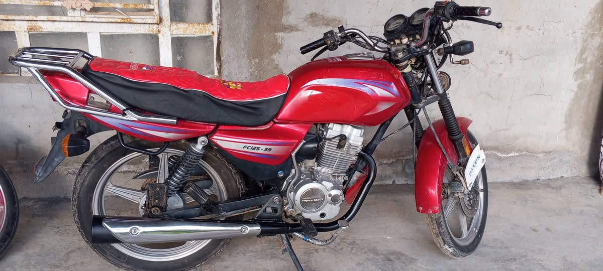 للبيع دراجه دايوان موديل2019 أوراق اصوليه دراجه مابيها اي نقص بيع مستعجل مثل ماواضح بالصور السعر800الف وهذا رقمي للتواصل***********
