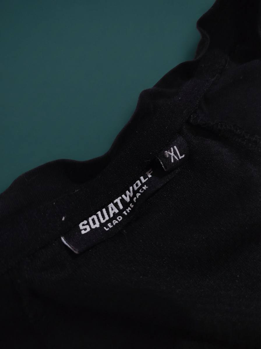 تيشيرت رياضي من الماركة العالمية SQUATWOLF، قياس XL. اللي يعرف هذا البراند يعرف شگد غالي وأنيق. قماش تيكنيكال (Technical) بارد ثلج، مصمم للأداء العالي والكرف القوي بالجيم أو بالركض. قصة حديثة وموديل يكسر الروتين. بالة أوربي أخت الجديدة. السعر 12 ألف بس، واصل لباب بيتك (توصيل مجاني). لقطة الموسم للرياضيين، هنيئاً للي يلحق عليها. 💢


**إذا كنت صاحب هذا الإعلان وتريد حذفه لأي سبب، رجاءا أرسل رسالة إلى الدعم الفني**