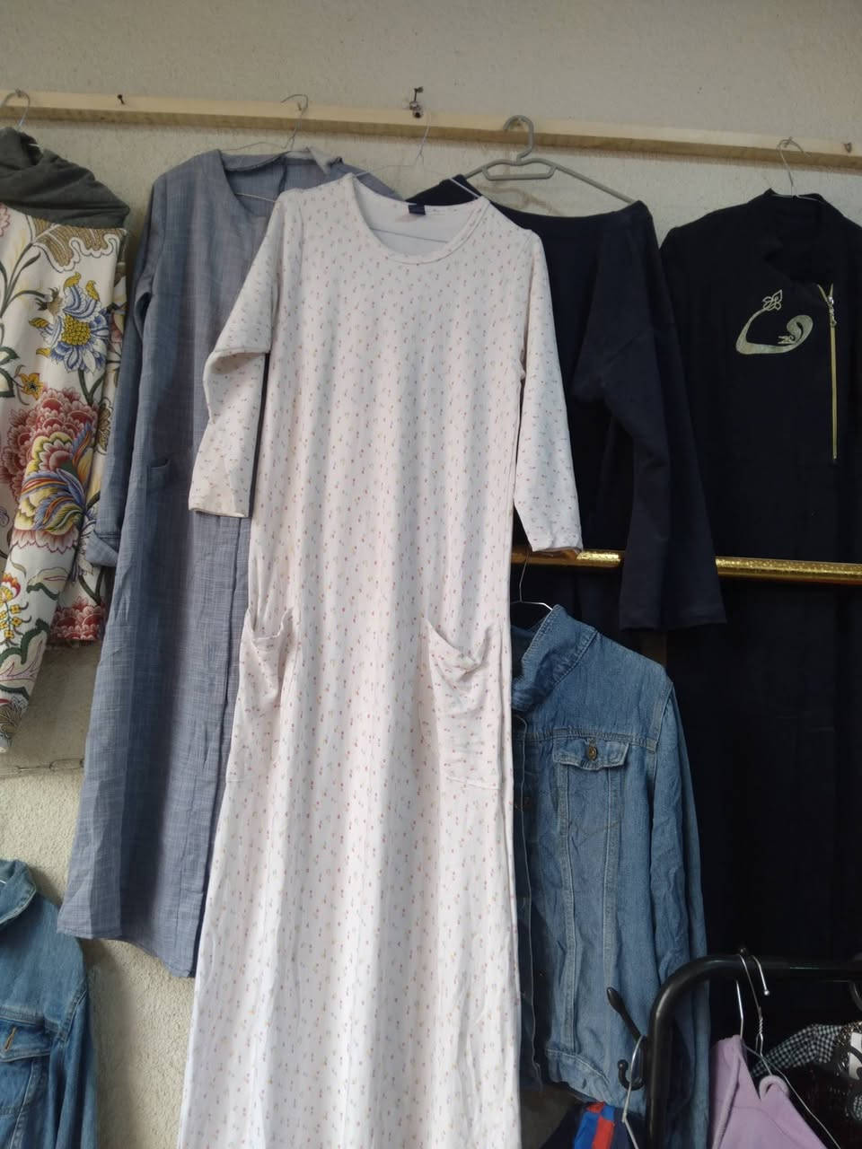 السلام عليكم يوجد ملابس نسائية وبناتي دشداشة نسائية السعر ٢٠٠٠ دينار ملابس بناتية القطعة ١٠٠٠دينار كاب اوجبة السعر ٣٠٠٠ دينار سوك الشقق مدخل مدرسة ابراهيم الخليل


**إذا كنت صاحب هذا الإعلان وتريد حذفه لأي سبب، رجاءا أرسل رسالة إلى الدعم الفني**