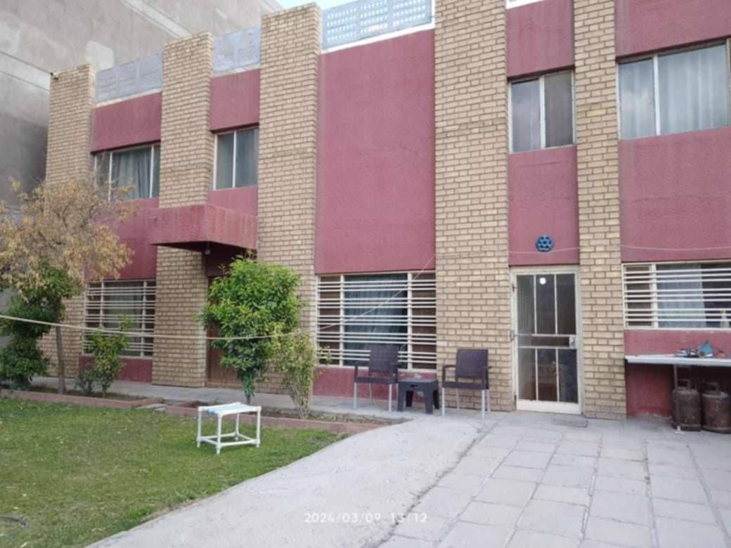 السلام عليكم ..دار للبيع في المنصور محله ٦٠٣ زقاق ١٣
المساحة ٣١٥ متر مربع 
الواجهه ١٥ م ونزال ٢١م 
للاستفسار الاتصال على الرقم 
*********** ابو رحمه دار كلاسك
