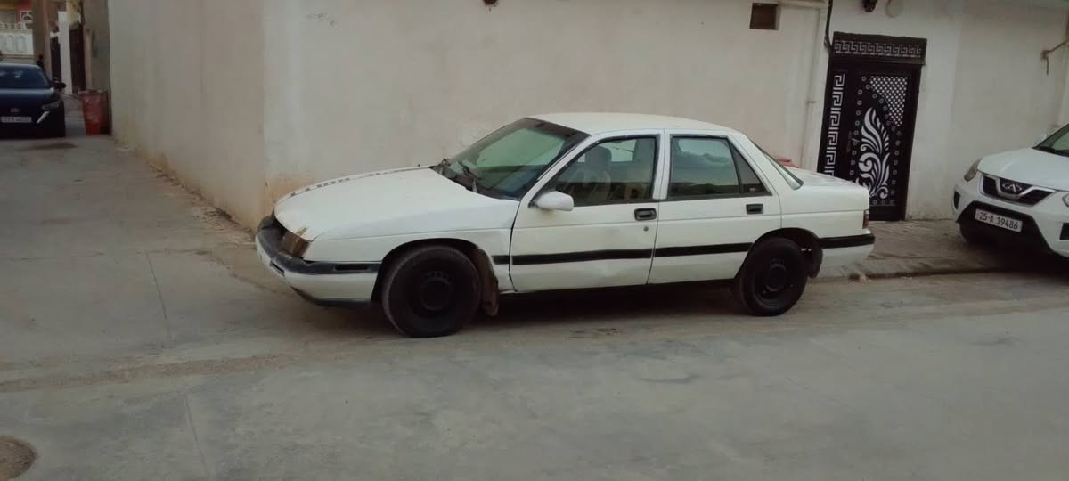 كورسيكا موديل 1993للبيع أو مراوسه 
محرك V6 كير اتو 
جام كهربائي 
رقم كركوك سنويه عاج منتهي شرط تحويل 
دواخل نضيف 
سعرها 16بي مجال قليل


**إذا كنت صاحب هذا الإعلان وتريد حذفه لأي سبب، رجاءا أرسل رسالة إلى الدعم الفني**