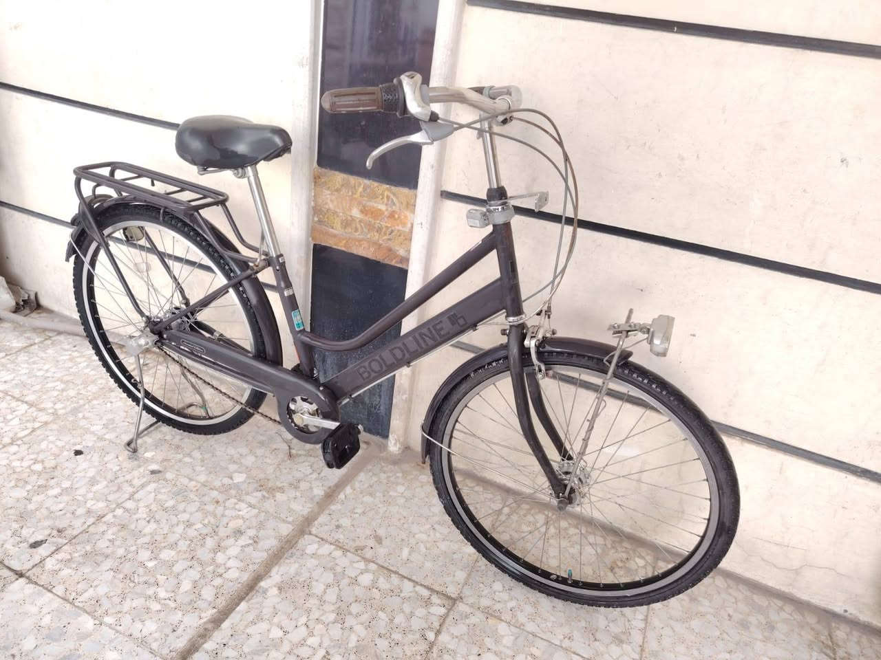 السلام عليكم ورحمة الله وبركاته
بيسكل بناتي حجم ٢٦ تاير عريض أوزان 
باله ياباني النضافه فول  
ماركه ( BOLDLINE) 
 سيبايه عضم اصلي
السعر (  160  الف ) 
كير دفن ٣ نمر شيمانو مختم 
موديل حديث ٢٠٢٢ زيرو 
 كير وحساس شغال فول
حساس شيمانو بطيخه شيمانو  
لون ميمز فيلي القطعه مختمه 
تاير عريض أوزان يتحمل وزن 
كشن طبي اصلي أوزان 
فول موصفات قطعه نضيفه 
العنوان بغداد منطقة الحبيبيه 
هاتف *********** 
الاستفسار واتساب
