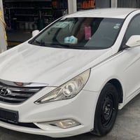 ادوات ادوات  سوناتا موديل 2014 غاز مكينة 2000 اللون ابيض دخول جديد كصة...