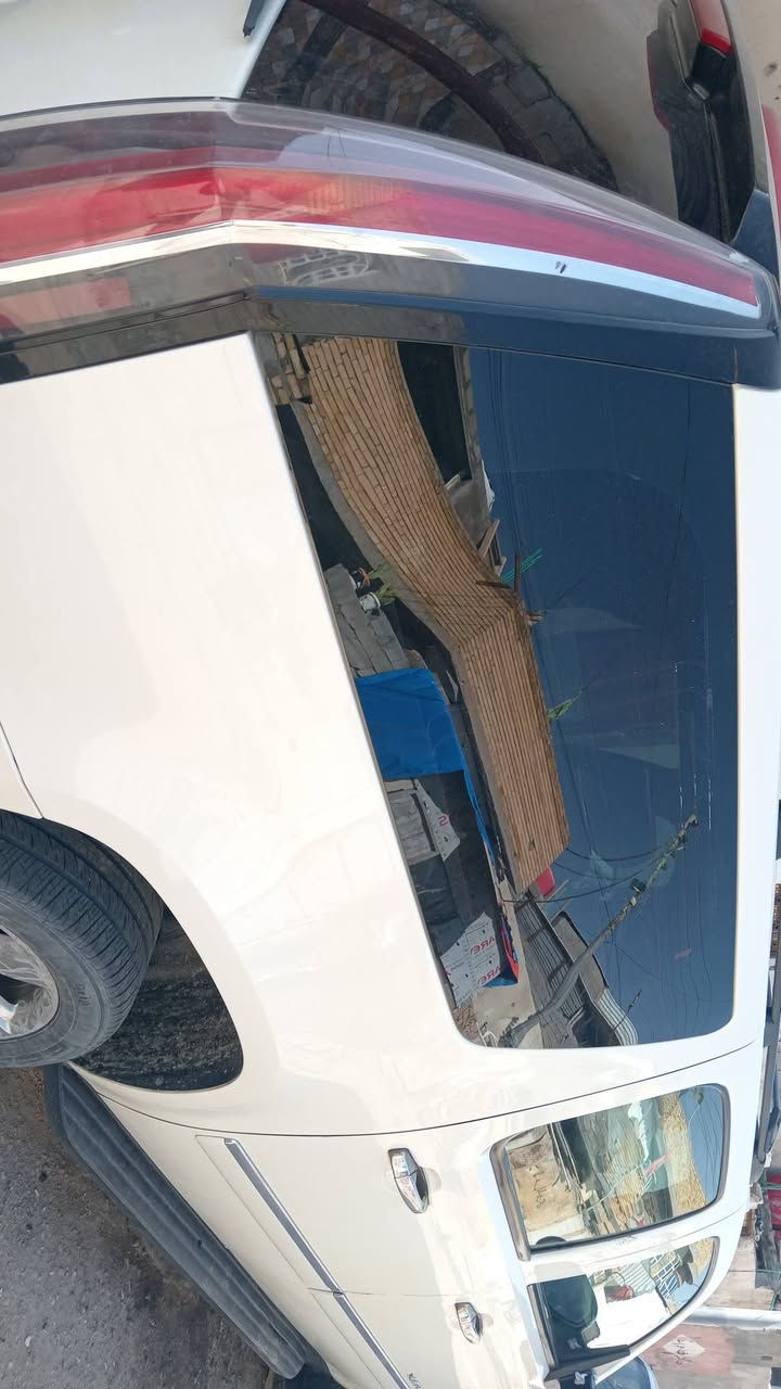 السلام عليكم يوكن جمسي دنلي 6 براغي مؤديل 2009 كفاله عامه سياره مدوشمه ارضيات نضيفه مكينه 6100 كير 1000  سياره مال جناي ابيع واقع حال حديده السياره كفاله عامه سياره ادوات 
العنوان البصره 
سعر 100قفل *********** حجزت وفحص بالمرور بس  سياره العندي مال تسقيط صفره ماصارت وانطريت راح ابيع
