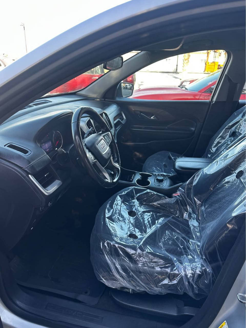 السلام عليكم

جمسي تيران 2020 SLT فول مواصفات عدا البانوراما رقم بصره المواصفات: بصمة / بصمة ابواب / تشغيل عن بعد / كراسي منفصل / اشاير مري / جنطة كهرباء / كشنات تدفئة / كرسي  كهرباء / كير دكمة 9نمر/ هندبريك دكمة / حساس خلفي / اوتو ستار / رادار امامي / رادار خلفي / LED امامي / LED خلفي /  تبريد / محرك 1500 تيربو / سماعات سستم صوت / دبل صالنصة ستيرن تدفئه 

***********

للتواصل والاستفسار : البصرة, العراق
