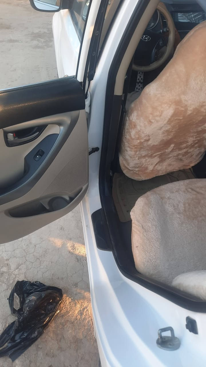 النتره وارد خليجي 2015 فول موصفات شاشا بنرامه شاير بل مري تبريد ثلج
مكفواله من الفتح وتبديل بيه بس دوسه جيهت العبري  معجون مكان سياره سماوه الوركاءالسعر 120 مع المجال   ***********
