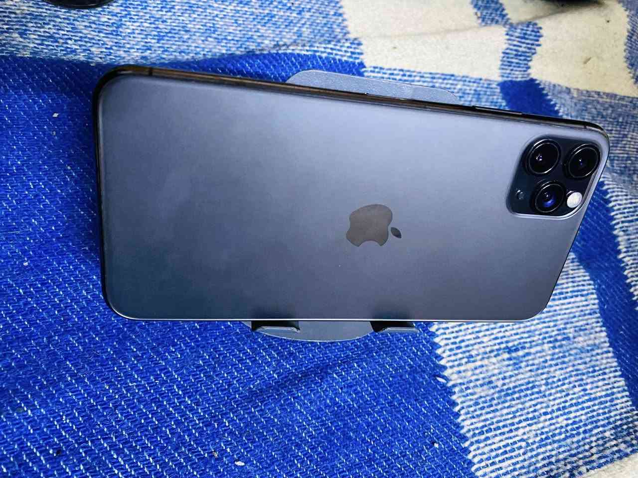 ايفون 11 برو ماكس نموذج M
💰 السعر: 250 ألف بي مجال بصيط   
💾 الذاكرة: 256
🔋 البطارية:93(أصلي بشطر 
✅ الجهاز شغال بالكامل
✅ تك سيم شغال طبيعي
✅ الكاميرات فول تصوير
✅ الصوت واضح
📱 الشاشة مستبدلة (ثلث خيارات)
ملاحظات:
⚠️ فيس آيدي واكف
📍 الموقع: موصل – ايمن 
📞 التواصل: خاص أو اتصال مباشر
        
                                                           ***********
