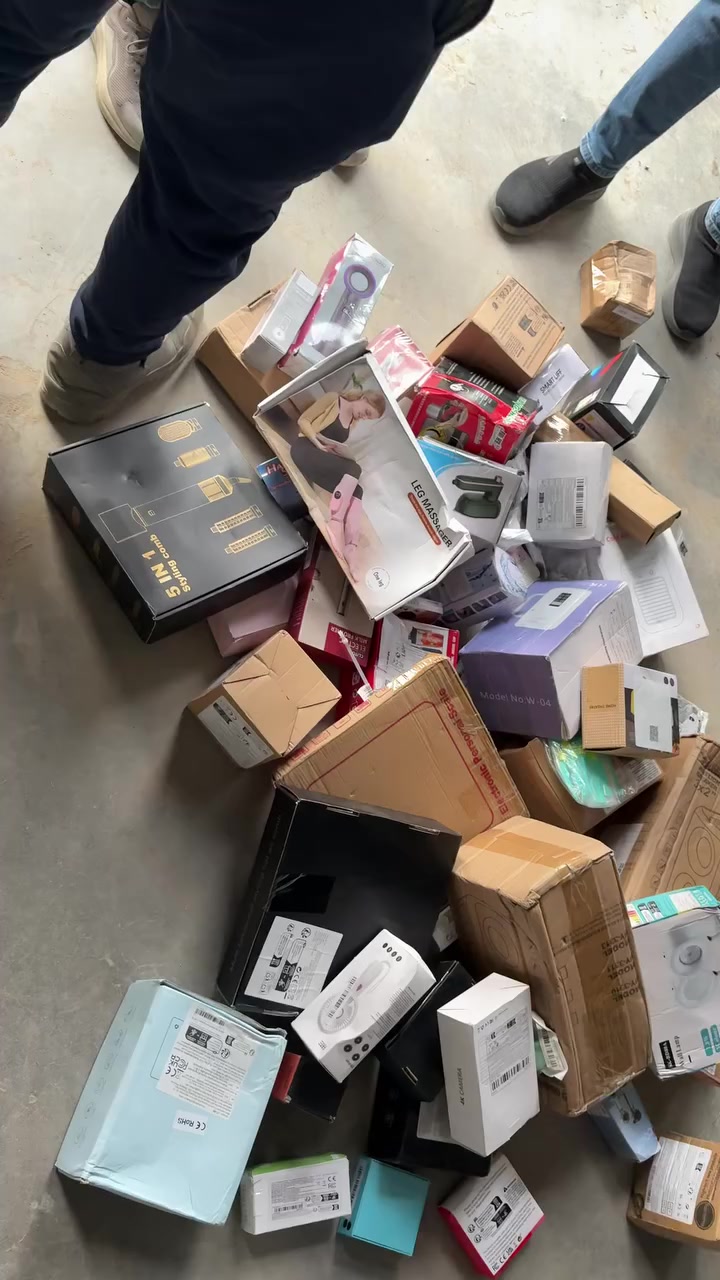 الحمد لله وبفضل رب العالمين هاي اول حاويه اشتريتها ورسميا كمت ابيع بالجمله
شلفان مكس درجة اولى تجي مامفتوحه بالليبل مالتها 
الي يريد الكيلو اليوم ب8 افضل نوعيه شلفان 
وسوجد توصيل لكل المحافظات


**إذا كنت صاحب هذا الإعلان وتريد حذفه لأي سبب، رجاءا أرسل رسالة إلى الدعم الفني**