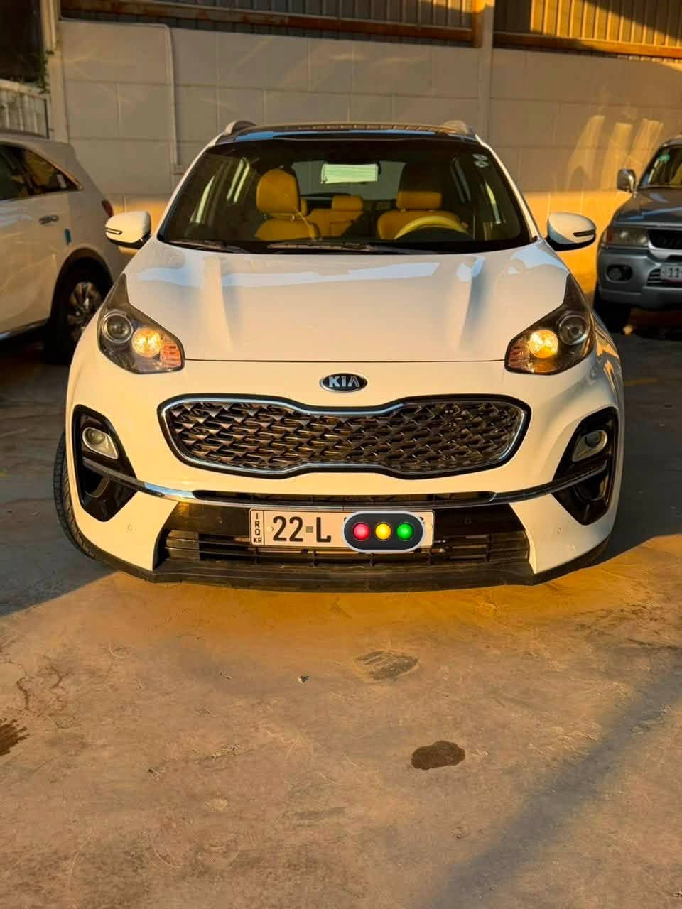 الحسن لتجارة السيارات 

العنوان واسط الزبيدية 

كيا سبورتج 2020 فول مواصفات 
رقم اربيل سنويه جديده 
ماشيه 100 الف 

بنورما / كشنات كهرباء 
مري شفط / حساس امامي خلفي 
بصمه تشغيل / ويل 20 

سياره مكفوله عدا بارد بسيط مكان واحد

السعر 205$ 

***********

عبدالله وليد القريشي
