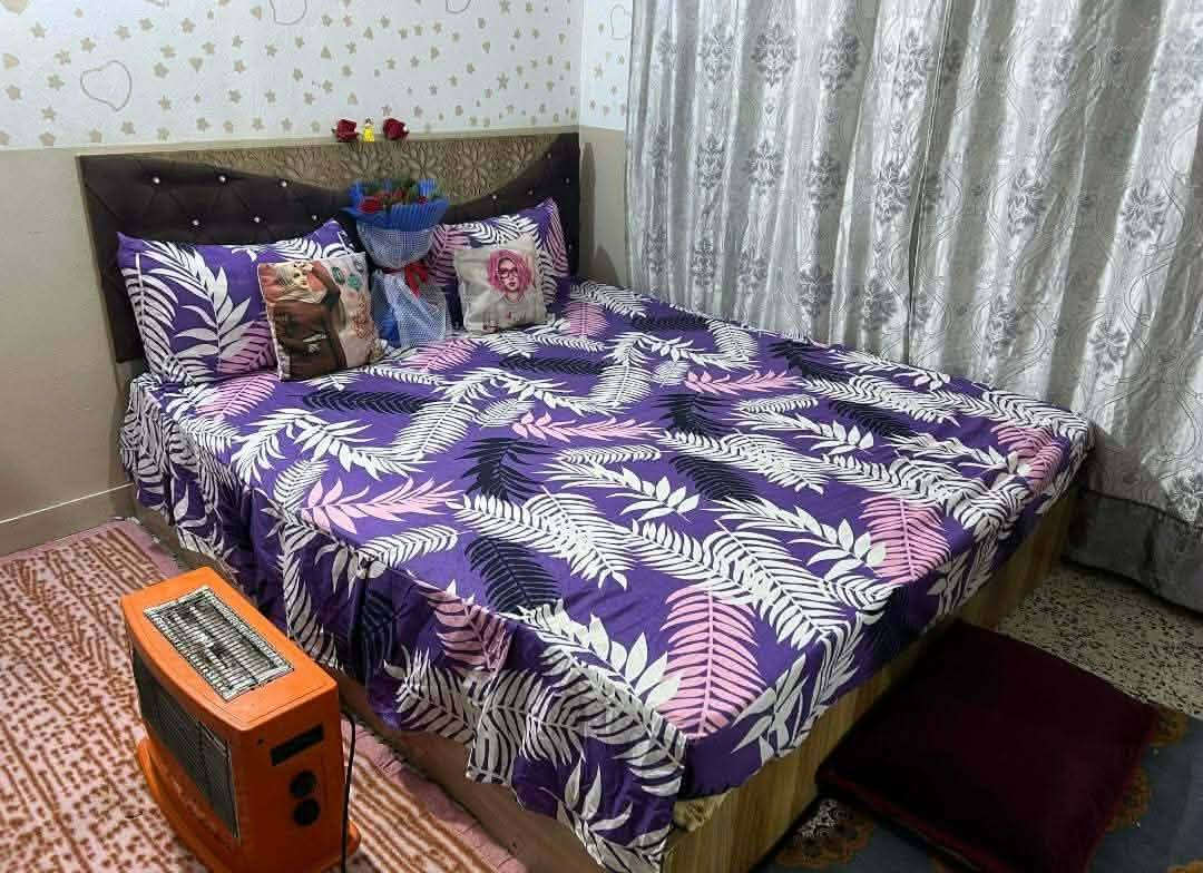 للبيع 
٩ قطع غرفه النوم احمر سعر ٤٥٠ 
٥ قطع غرفه النوم ذهب سعر ٣٠٠ 
٩ قطع غرفه النوم بيجي تركي سعر ٧٠٠
وبيه مجال ع خاص 
مكانه رمادي 
*********** للإستفسار
