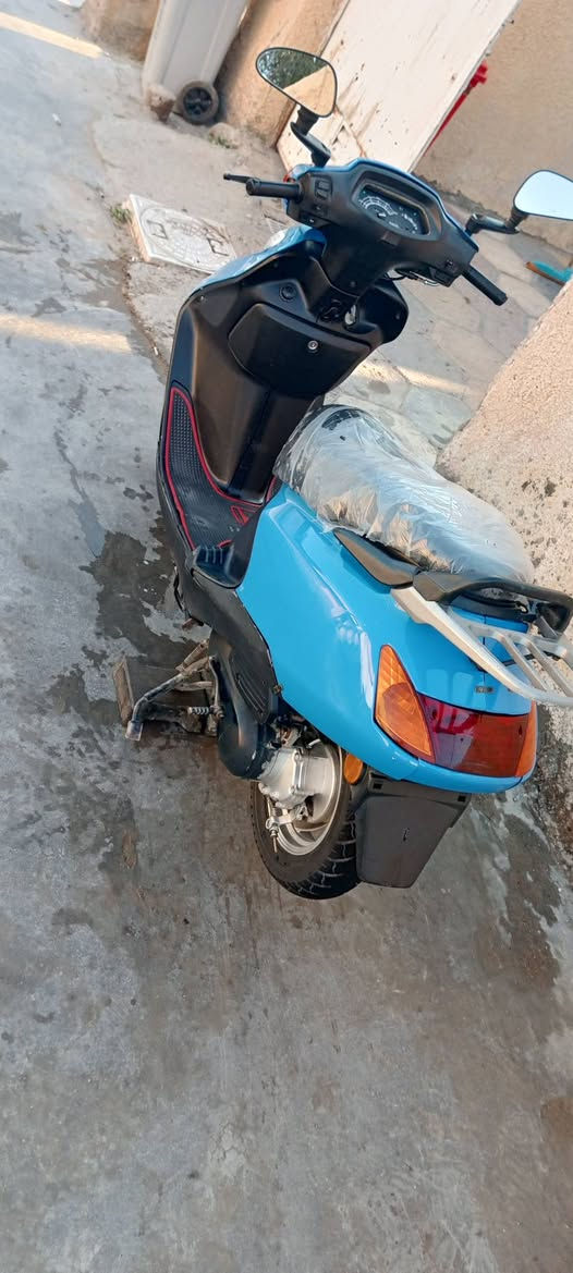 سلام عليكم سبيسي ماليزي للبيع موديل2021 دراجة جديدة تخم تايرات تشغيل عن بعد بصمة وشحن تليفون بل دشبول كهربائيات كلها شغالة بيه بس سلف عطلان هندر شغال السعر 550 وبيه مجال مكان واسط نعمانية ***********
