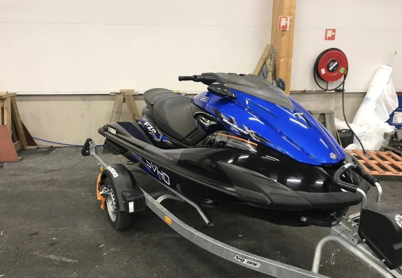 السلام عليكم
جيتسكي ياماها 1800 سوبر
FZS 
موديل 2015
جت نظيف جدا بدون كسر بدون صبغ
130 ساعه مشتغل⏰
شرط التراي وتفحص وين ماتريد
جت بدون عربانه 
💵💵السعر خاص💵💵
اي استفسار الاتصال
☎️***********
☎️***********
