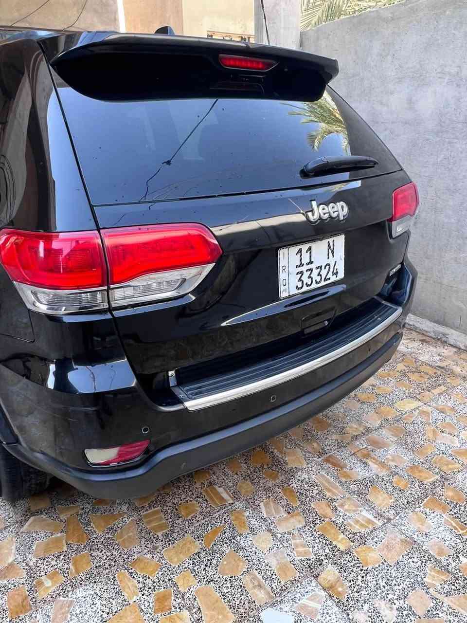 السلام عليكم
سيارة جيب شيروكي لمتد للبيع موديل 2017 لون اسود نظيفة مثل ما بالصورة  كامل المواصفات ما عدا الفتحة مبدل بيها فقط البنيد نفس اللون السيارة رقم بغداد بأسمي ثاني يوم تحويل ما ناقصه شي السيارة السعر 195 وبيه مجال للشراي . 

***********
