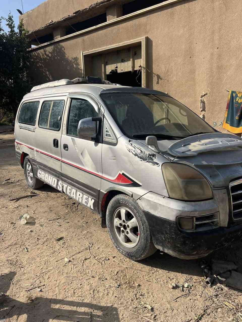 سلام عليكم استاركس مديل 2006 رقم بابل صدامي تحويل مباشر مطلوبه هيه 3 ورقات محرك وكير وكسن مكفولات الشاصي بي تعمير اليمنه الصفحه الطويله بارد فقط بور عاطل السعر 35 وبيها مجال ***********
