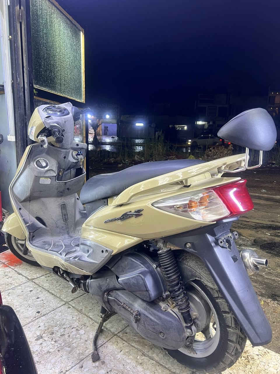 سكنس فحل فول مواصفات نكره سلف بكل وقت ما بيه ولا نقص بيه صالنصه اصليه صجميه وبيه يدات ان سي وأي شلعه ومعدل كفرات أصليات بس مصبوغات فرن 
السعر خاص 
المكان دوره حي الصحه 
***********
