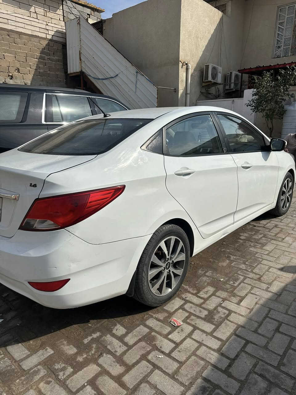 السلام عليكم اكسنت موديل 2016 رقم بصره تحويل سياره جديده مال بيت فول مواصفات محرك 1600 مامفتوح وحداد وتبريد كفاله لايت زنون جاهزه من كلشي بيها رشات صبغ بصفحت الصدر والباقي كفاله السعر 100 وبيها مجال بيع او مراوس العنوان البصره الاصمعي ***********
