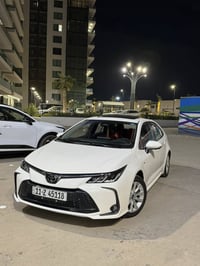 للبيع فقط....... كورلا هايبرد موديل ٢٠٢٤  ماشيه ١٧.٠٠٠ الف كيلو فقط  ك...