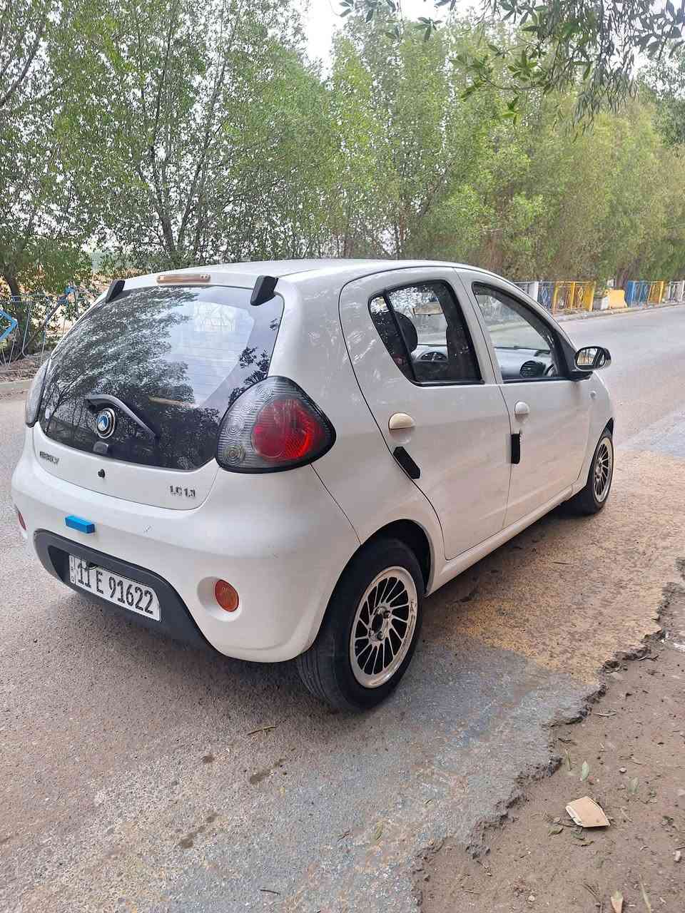 السلام عليكم  باندا 2013 نظيفه للبيع 
السياره بيه باب صبغ اثر شخطه الباقي مكفول  
محرك  وكير وتبريد مكفولات 
حداديه صدر نظيفه جدا 
السياره نظيفه ماشيه  90 
مواصفات شاشه بلي كار  كامره دواره  الخ ...
رقم بغداد الإنكليزي الجديد سنويه مجدده لل 2030
هزه جديده تحويل مباشر 
السعر 48 
***********
***********
الس
