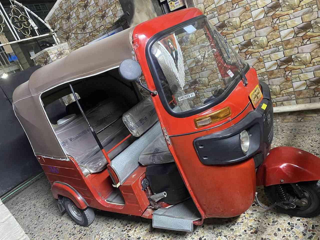 ‏سلام عليكم تك تك موديل 18 مرقم إنجليزي تحويل ثاني يوم معمره فقط دوسات المحرك مكفول لاتبخير ولا تنقيص وتك تك حلوة وخير من الله مكان بغداد الشعب 
السراي يتصل على الرصيد فقط 
***********
مكلف بالنشر فقط
