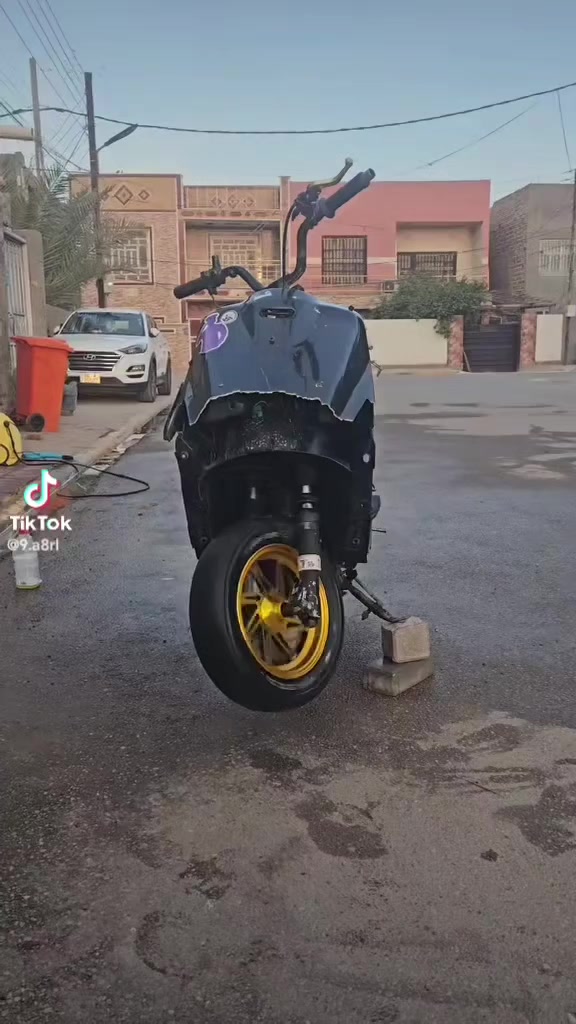 سلام عليكم
دراجه فراشه حربي تزويدات خارجيه المكينه مامفتوحة بس كور وياله رياضي يدات رياضي صالنصة رياضي عقل رياضي للبيع مستعجل السعر ١٧٥ وبيهة مجال قليل المكان دوانيه بحي الفرات ***********
