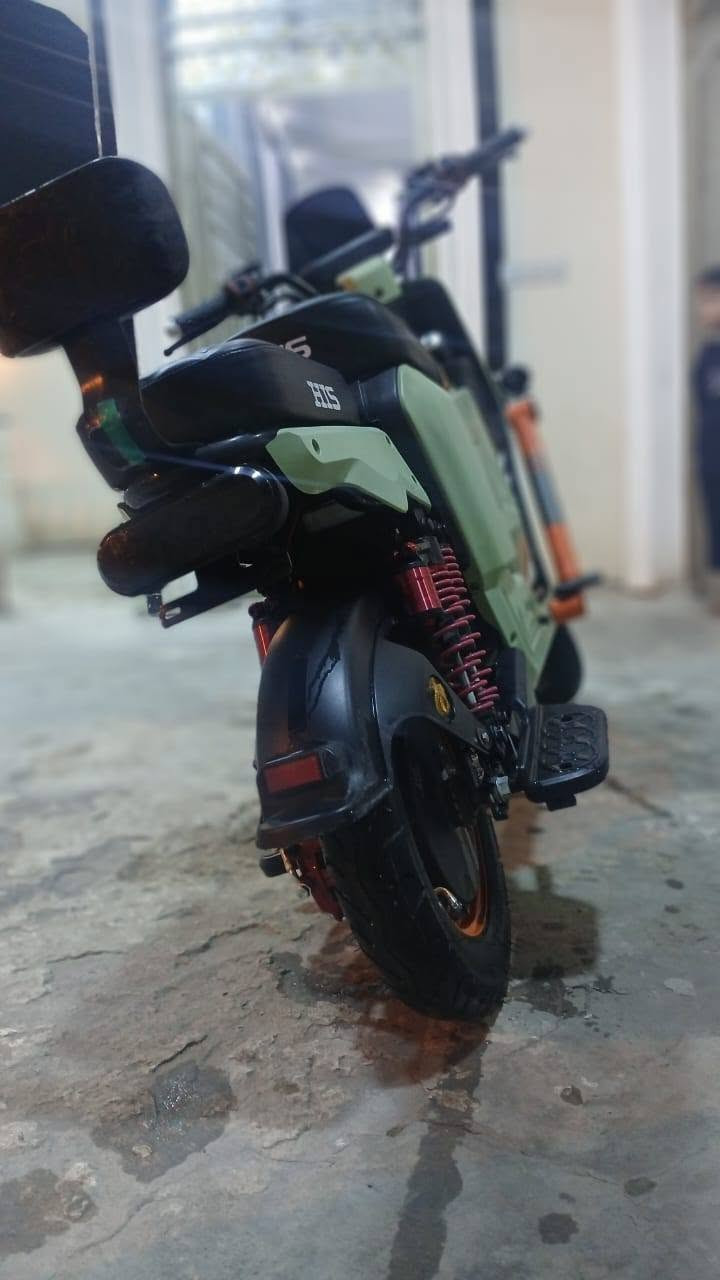 السلام عليكم 
دراجه اكس 900دراجه بعده بوضع شركه مثل ماشوف وتجي هنا وتفحص 5بطاريات 32امبير ملف حجم 2000 وين مايعجبك تفحص تفحص صار 3اشهر من طلعته مكاني ابوغريب شيحه
سعر500وبي مجال 
***********
