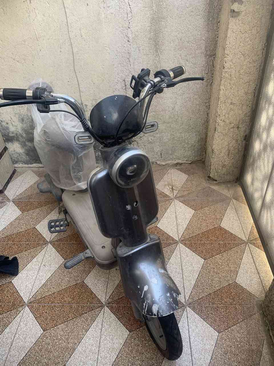 السلام عليكم عندي دراجه شحن للبيع كامله فقط نقص تاير امامي تشغيل عن بعد السرعه 60 حساس رايدها 350 وبيها مجال


**إذا كنت صاحب هذا الإعلان وتريد حذفه لأي سبب، رجاءا أرسل رسالة إلى الدعم الفني**