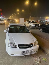 اخوتي اوبترا موديل 2007 بيها قطعتين بس تخم تاير ارقام انكليزي وبسمي تح...